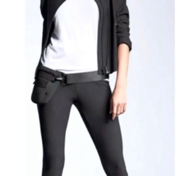 Athleta Stellar BLACK size M cropped black legging - Picture 3 of 6